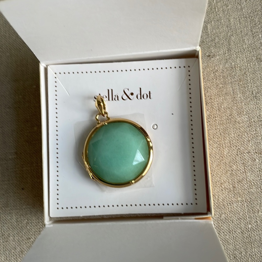 Sentiment stone locket